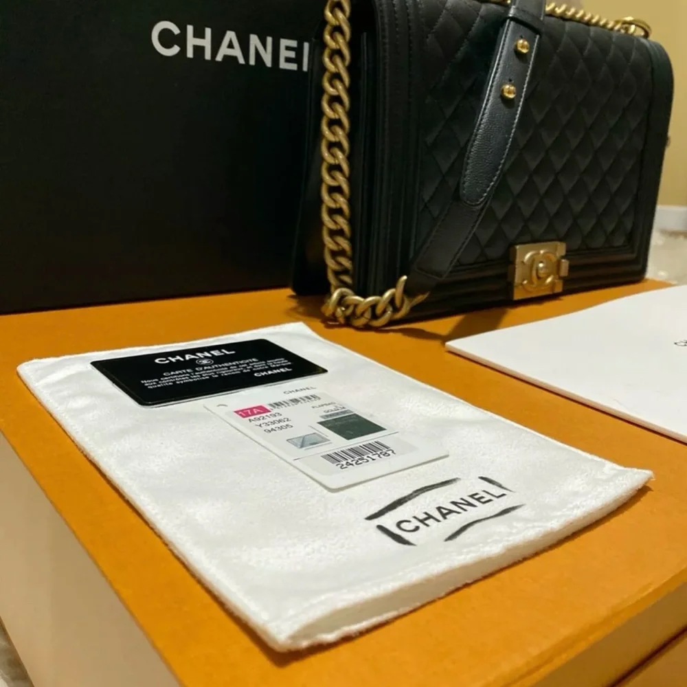 Chanel Boy Bag New Medium Quilted Caviar Black NWT